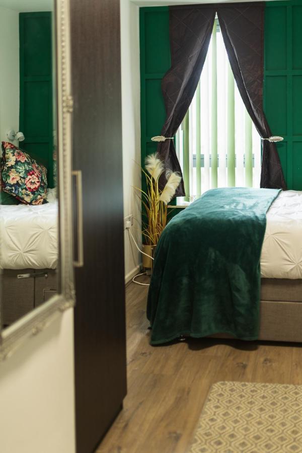 Sidemersey Livings- Convenient And Central 2-Bedroom Haven In L1 Liverpool Exterior photo