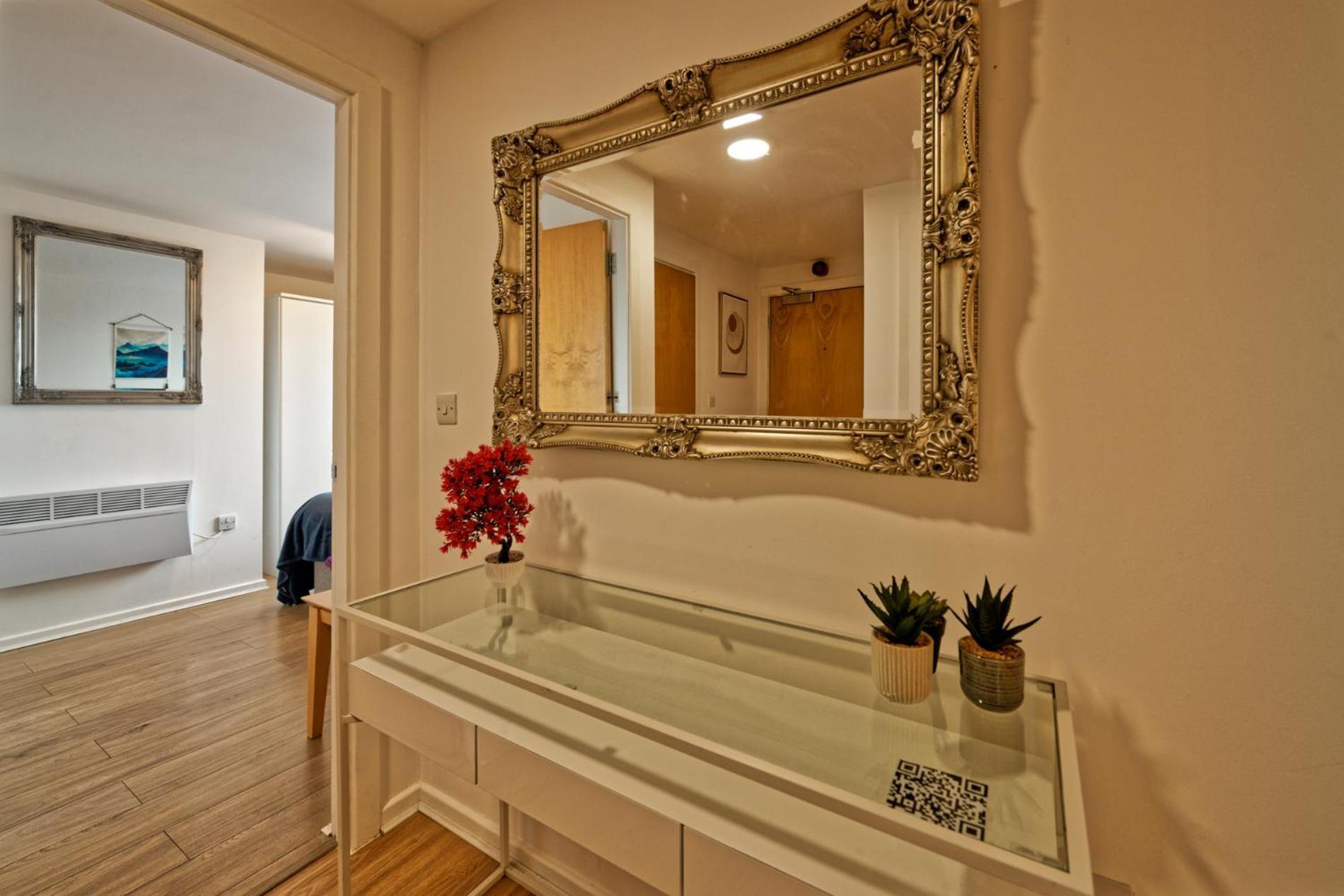 Sidemersey Livings- Convenient And Central 2-Bedroom Haven In L1 Liverpool Exterior photo