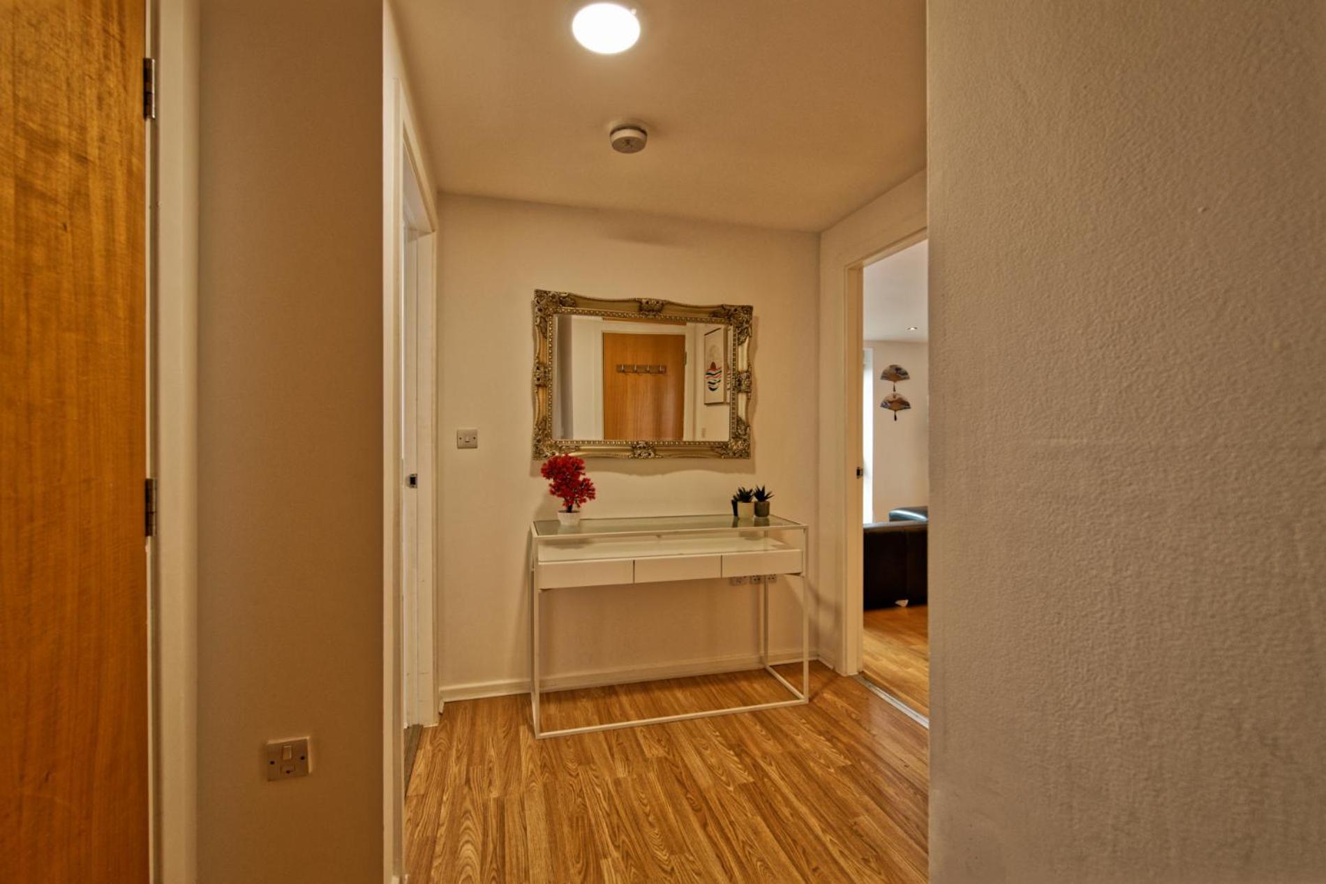 Sidemersey Livings- Convenient And Central 2-Bedroom Haven In L1 Liverpool Exterior photo