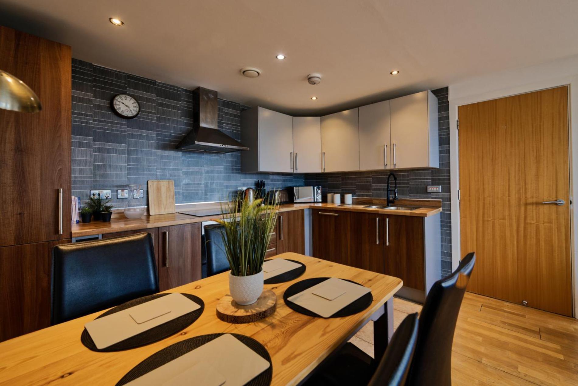 Sidemersey Livings- Convenient And Central 2-Bedroom Haven In L1 Liverpool Exterior photo