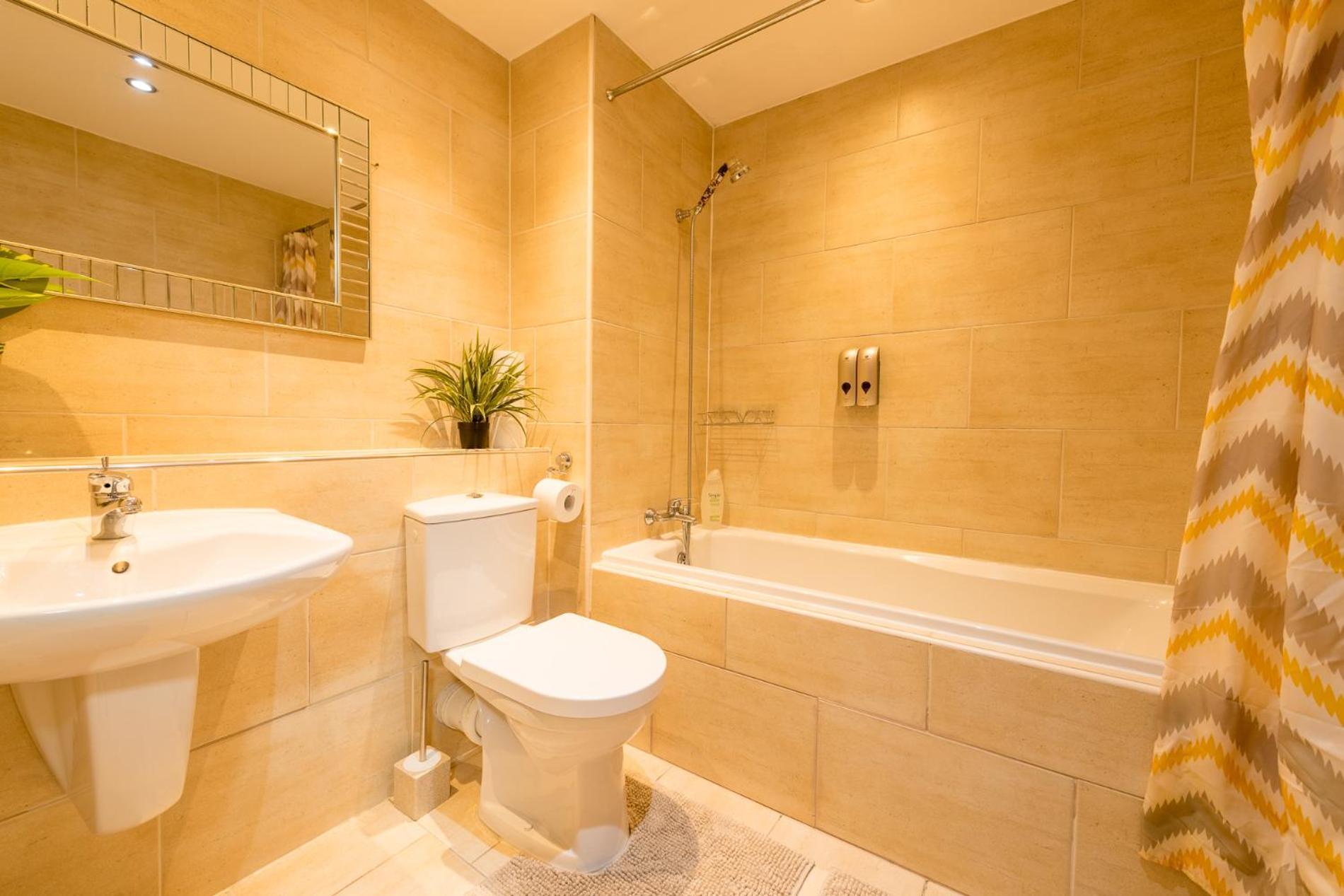 Sidemersey Livings- Convenient And Central 2-Bedroom Haven In L1 Liverpool Exterior photo